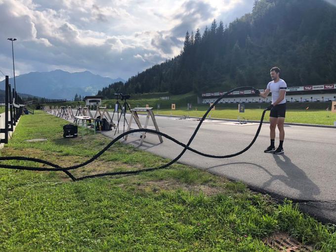 Jakov Fak si je vzel nekaj dni očetovskega dopusta. | Foto: SZS