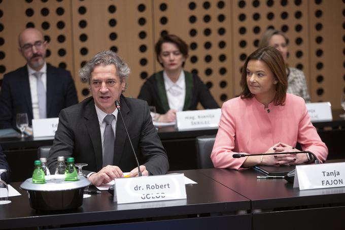 Predsednik vlade Robert Golob in zunanja ministrica Tanja Fajon na srečanju slovenske diplomacije na Brdu pri Kranju. | Foto: Bojan Puhek