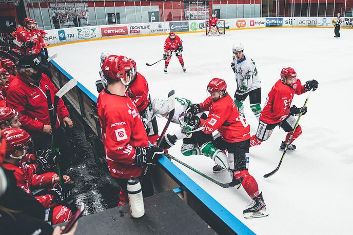 HDD SIj Acroni Jesenice - HK SŽ Olimpija | Finalna serija med Jeseničani in Ljubljančani je zdaj izenačena na 2:2. | Foto Grega Valančič/Sportida