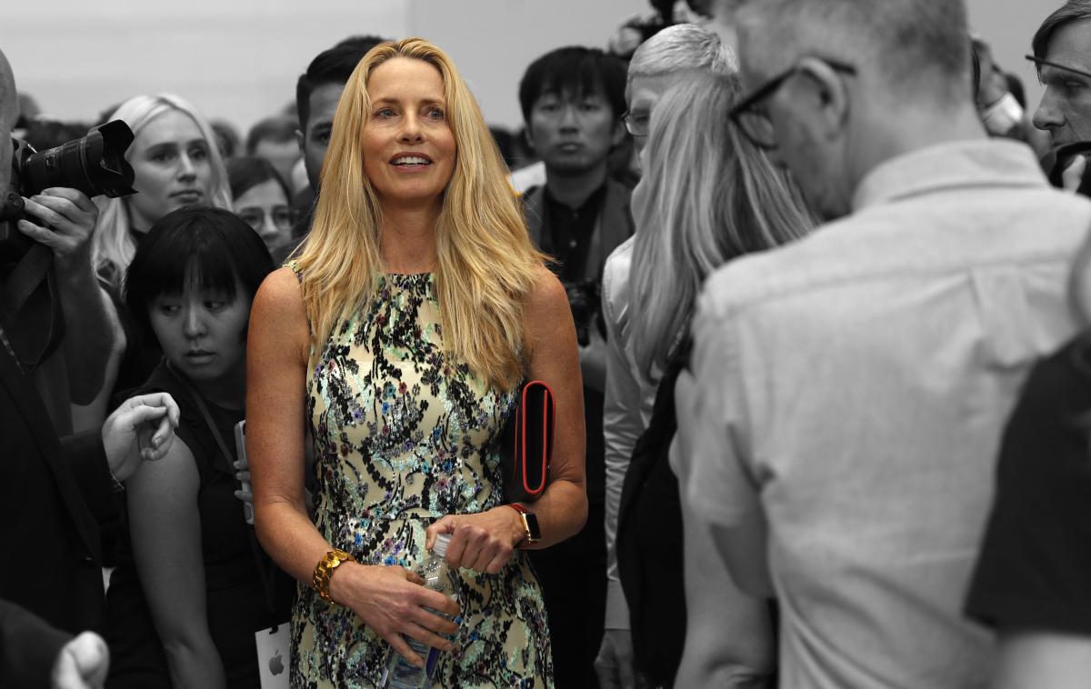 Laurene Powell Jobs | Laurene Powell Jobs je bila s Stevom Jobsom poročena od leta 1991 do njegove smrti na današnji dan leta 2011, imela pa sta tri otroke. Od leta 2013 je po neuradnih informacijah v zvezi z znanim ameriškim politikom Adrianom Fentyjem. | Foto Matic Tomšič / Reuters