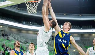 Olimpija v dramatičnem zaključku le do napredovanja