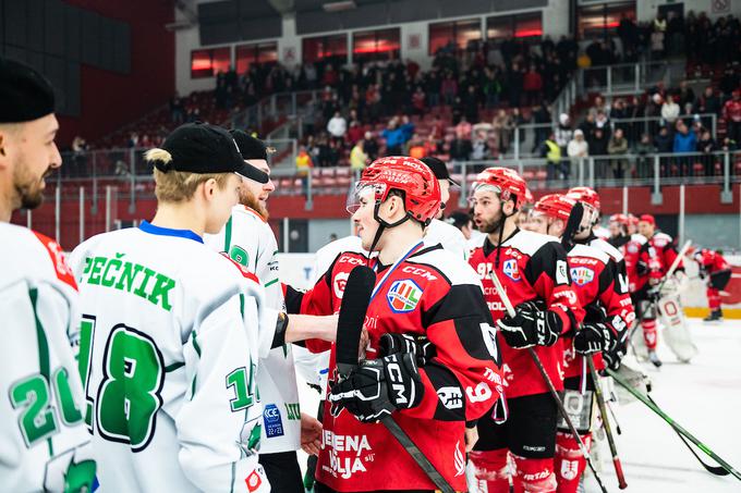 Olimpija se vrača v ICEHL, kjer se bo najprej borila za dodatne boje za končnico, Jeseničani pa začenjajo drugi del alpske lige, v kateri so si že zagotovili končnico. | Foto: Peter Podobnik/Sportida