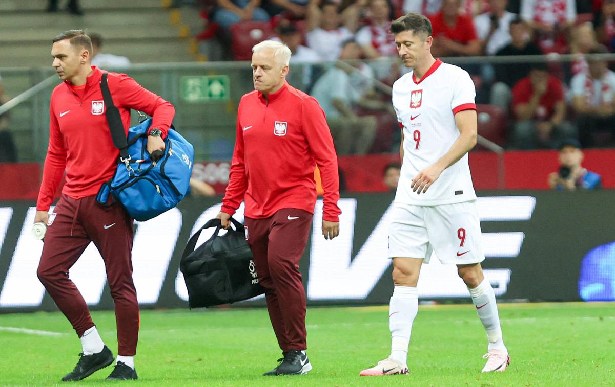 Poljska Robert Lewandowski | Robert Lewandowski je na ponedeljkovi tekmi zapustil igrišče po pol ure igre. | Foto Guliverimage