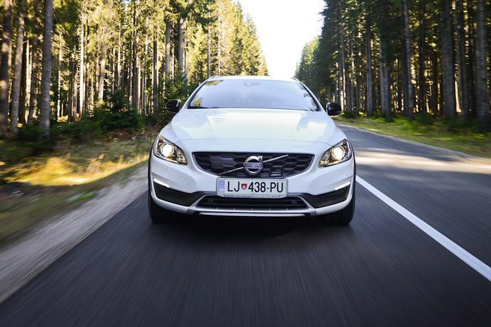 Volvo V60 cross country D3 - fotogalerija testnega vozila | Foto Ciril Komotar