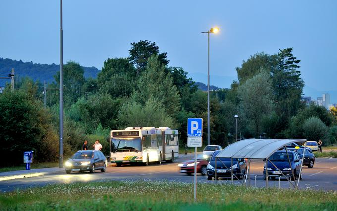 Občina Grosuplje si od leta 2013 prizadeva za postavitev sistema P+R po vzoru Ljubljane. | Foto: STA ,