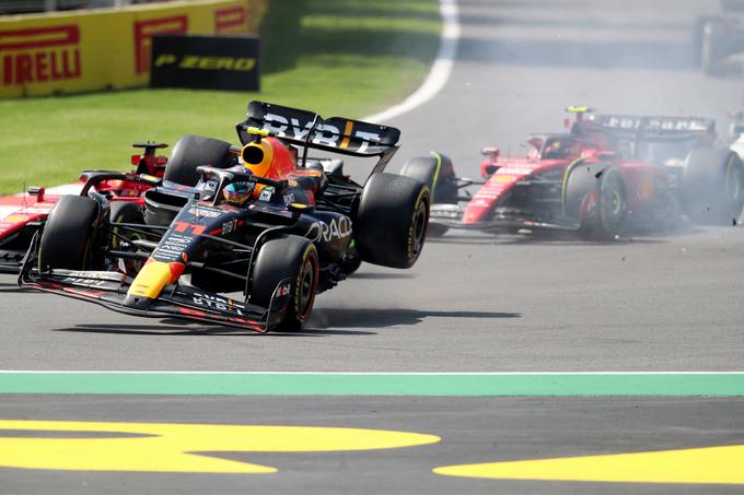 Sergio Perez je odlično štartal, a že v prvem zavoju zapravil možnosti za prvo domačo zmago. | Foto: Reuters