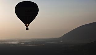 Kako sta balonarja postavila nova rekorda pri prečkanju Tihega oceana