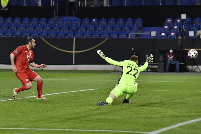 Kapetan Severne Makedonije Goran Pandev je svojo reprezentanco popeljal v vodstvo z 1:0 v drugi minuti sodnikovega podaljška v prvem polčasu.  | Foto: Guliverimage/Vladimir Fedorenko