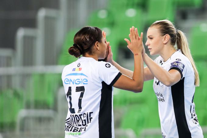 Barbara Lazović in Elizabeth Omoregie: soigralki pri Bukarešti in slovenski izbrani vrsti | Foto: Matic Klanšek Velej/Sportida