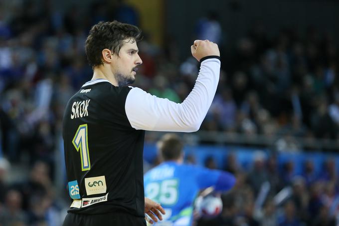 Slovenska obramba je bila v prvem polčasu odlična. Prejela je le osem golov. V drugem 17. | Foto: Vincent Michel/francehandball2017.com