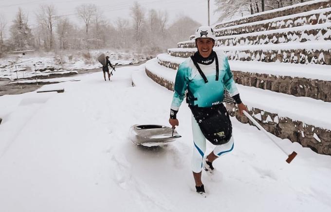 Tudi sneg ga ne ustavi. | Foto: osebni arhiv/Lana Kokl