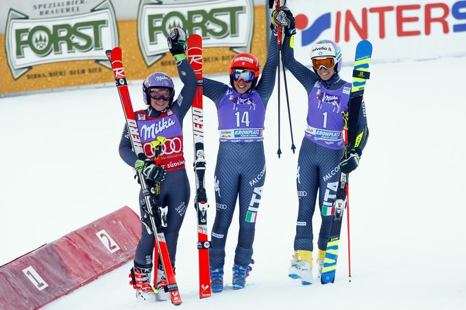 Na zmagovalni oder so se povzpele (od leve proti desni) Tessa Worley, Federica Brignone in Marta Bassino. | Foto: Guliverimage/Getty Images