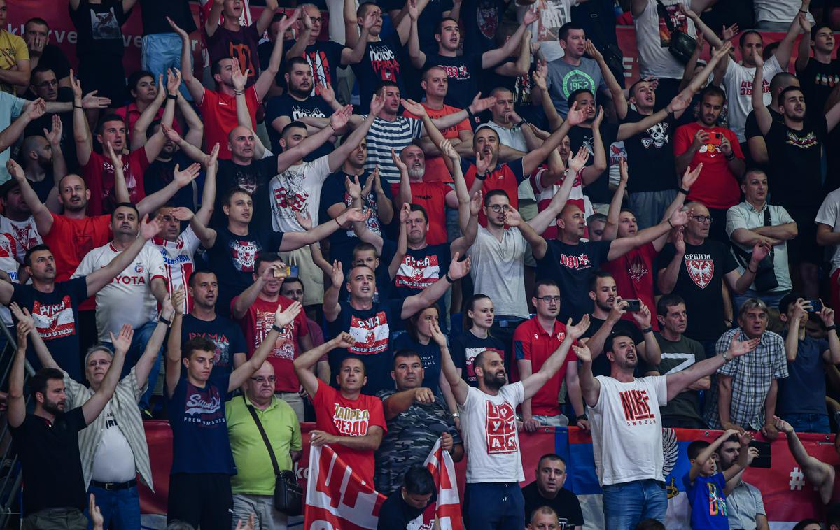 Crvena zvezda Partizan finale navijači | Zaradi neprimernega obnašanja so izpraznili dvorano. | Foto ABA League j.t.d./Dragana Stjepanovic