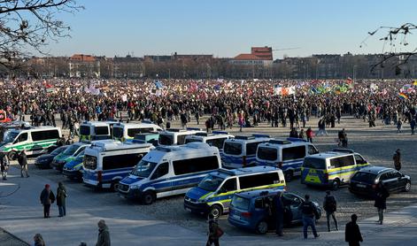 V Münchnu več kot 200 tisoč ljudi proti skrajni desnici