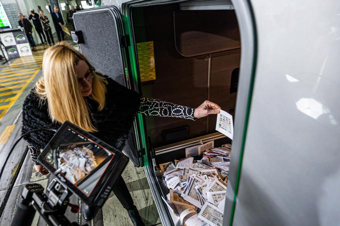 3. nagrado kompet zimskih pnevmatik Goodyear je predstavnica Adrie Mobil izžrebala kar iz njihovega najprestižnejšega avtodoma Sonic. | Foto: Uroš Modlic