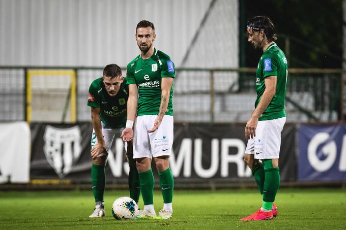 Če bi Olimpija v zadnji tekmi 34. kroga premagala Muro, bi s tem Maribor odstranila s seznama kandidatov za naslov. | Foto: Blaž Weindorfer/Sportida