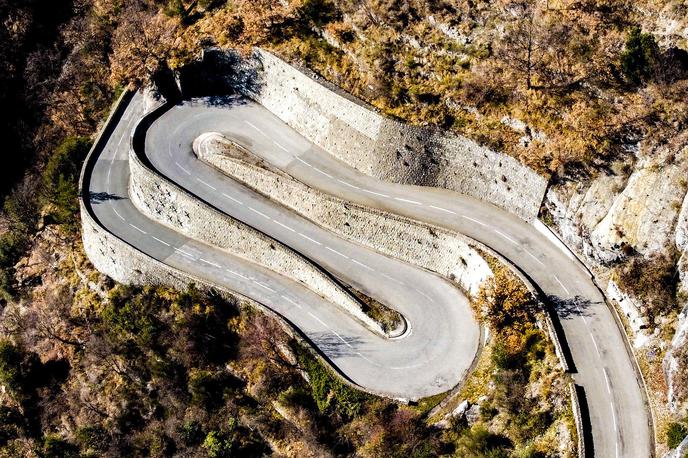 Reli Monte Carlo | Ovinki proti prelazu Col de Turini. | Foto Gregor Pavšič