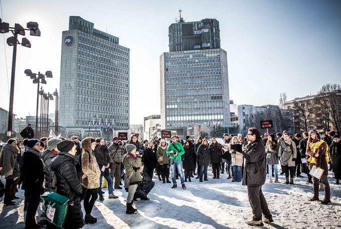 "Vlada je v državni zbor v sprejem poslala spremembe zakona o tujcih, ki krši mednarodno pravo in slovensko ustavo," je ob predlogu novega zakona opozoril Amnesty International Slovenije, na kar pa opozarjajo tudi druge nevladne organizacije, pravni strokovnjaki, tudi Evropa in drugi. | Foto: Vid Ponikvar