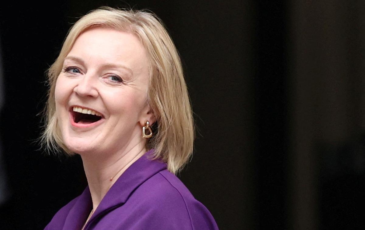 Liz Truss | Liz Truss nima sreče na začetku svojega vladanja. Komajda je prišla na oblast, je s svojim "načrtom za rast" že potopila britanski funt. V začetku oktobra si je funt malce opomogel, a je zadnje dneve spet izgubljal svojo vrednost. | Foto Reuters