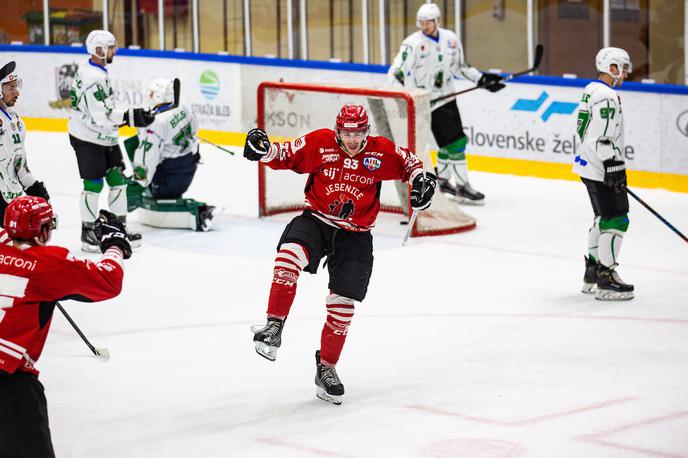 Hdd Jesenice HK Olimpija | Jeseničani in Ljubljančani so se na Bledu pomerili v prvem večnem derbiju sezone. Zmage so se veselili železarji.  | Foto Peter Podobnik/Sportida