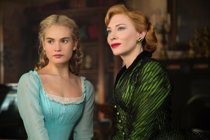 Pepelko igra Lily James, ki igra tudi v filmu Mamma Mia! Spet začenja se, zlobna mačeha pa je tokrat odlična Cate Blanchett | Foto: 