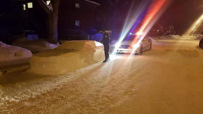 Šele policisti so opazili prevaro. (foto: Facebook/Simon Laprise) | Foto: 