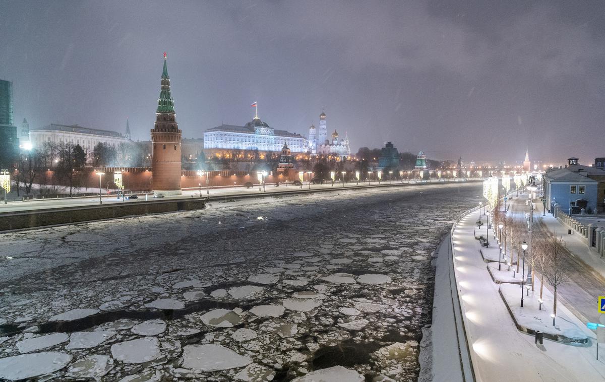 Moskva, Rusija, Kremelj | Rusija tako rekoč že od začetka vojne v Ukrajini prizadevanja Kijeva, da se otrese napadalca, poskuša oslabiti tudi s kibernetskimi napadi.  | Foto Shutterstock