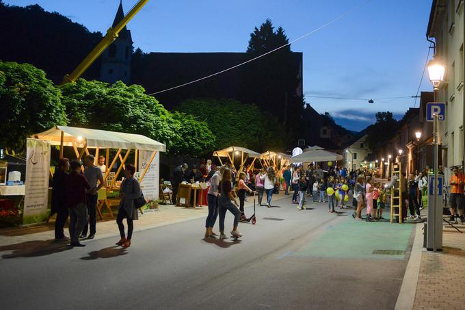 Pestro in prijetno ulično dogajanje v starem mestnem jedru Krškega | Foto: 