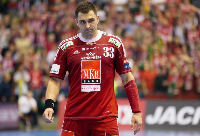 Izkušeni Hrvat Renato Sulić je v zadnjih sezonah obrambni steber Veszprema. | Foto: Vid Ponikvar