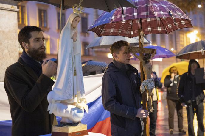 Molitev | Molitev očenaš je spremenjena v novem prevodu Svetega pisma, medtem ko je na svetih mašah ne bodo upoštevali.  | Foto STA