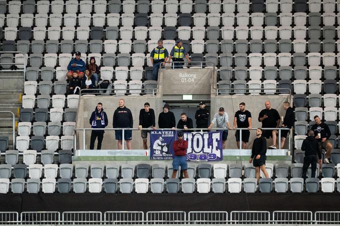 Na sever Evrope so odpotovali tudi privrženci Maribora. | Foto: Guliverimage