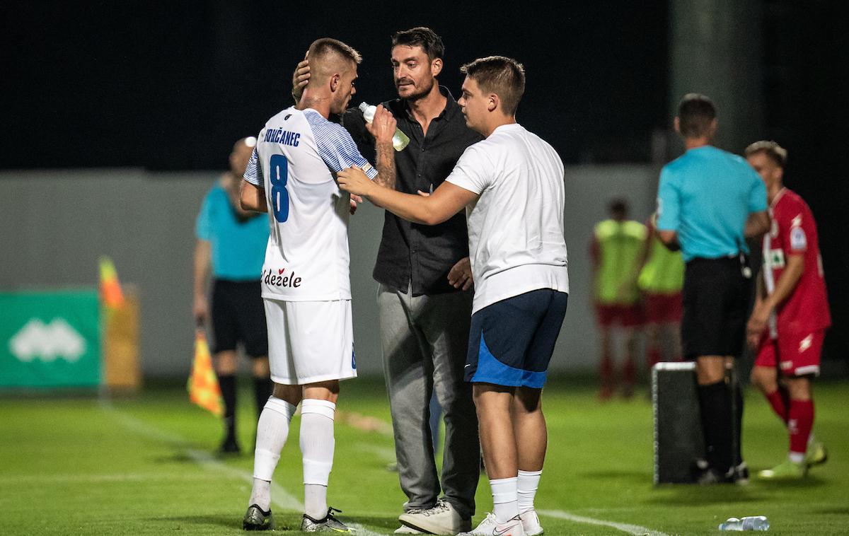 prva liga NK Aluminij NK Celje Luka Bobičanec ALbert Riera | Luka Bobičanec je v 88. minuti rešil Celje, da ne debiju Alberta Riere ni izgubilo. | Foto Blaž Weindorfer/Sportida