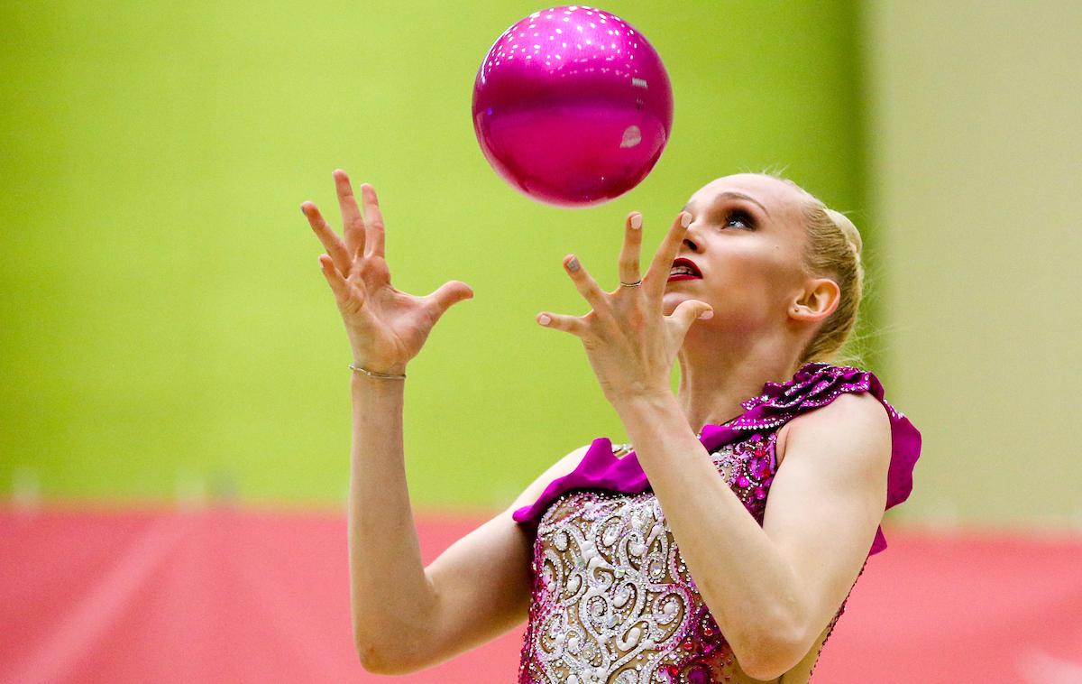 Aleksandra Podgoršek | Aleksandra Podgoršek je drugi dan državnega prvenstva v ritmični gimnastiki slavila s trakom, kiji, žogo in obročem. | Foto Matic Klanšek Velej/Sportida