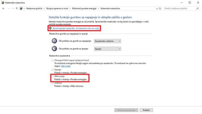 Treba je omeniti, da možnost za prehod v način mirovanja v operacijskem sistemu Windows 10 ni na voljo privzeto, temveč jo je treba v nastavitvah funkcij gumba za vklop omogočiti ročno. To storimo tako, da obkljukamo možnost Mirovanje, še prej pa je treba pridobiti dovoljenje za spreminjanje teh nastavitev (Spreminjanje nastavitev, ki trenutno niso na voljo). | Foto: Matic Tomšič