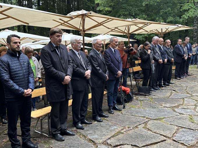 Vsakoletne slovesnosti so se udeležili tudi nekateri vidni predstavniki političnega življenja. | Foto: STA