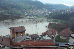 V Srbiji zaradi poplav evakuirajo prebivalce (foto, video)