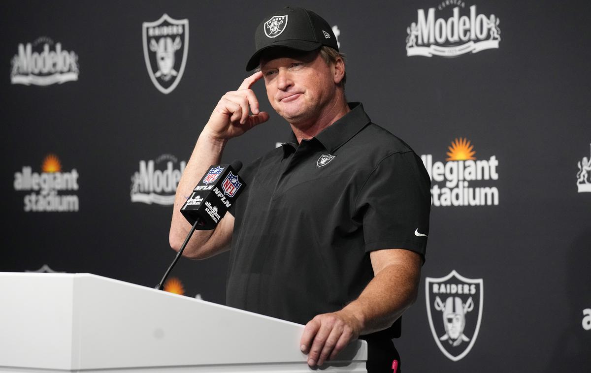 Jon Gruden | Jon Gruden prosi za odpuščanje. | Foto Guliverimage