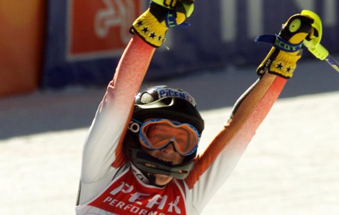 17-letna Alenka Dovžan je v Cortini d'Ampezzo pripravila presenečenje v superveleslalomu. Skupaj s favoritinjo za zmago, Švedinjo Pernillo Wiberg, je osvojila zlato medaljo. | Foto: Reuters