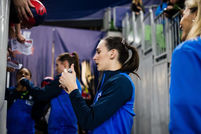 EHF Euro2022: Slovenija - Madžarska, slovenska ženska rokometna reprezentanca Tija Gomilar Zickero | Foto Grega Valančič/Sportida