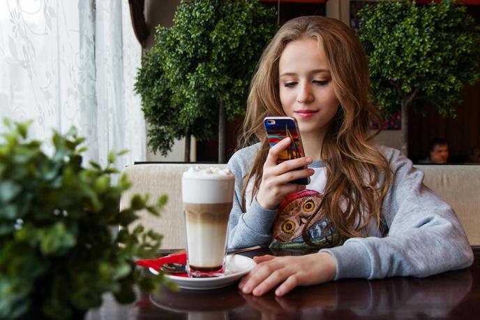 telefon, družabna omrežja | Foto Pexels