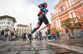 Lumpiji in šolarji naj se pripravijo na dež, kaj pa maratonci?