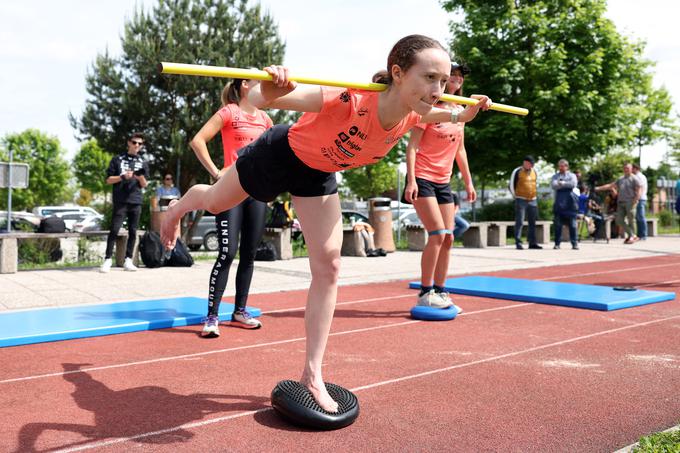  Nika Prevc ima te dni natrpan urnik, na katerem je tudi zrelostni preizkus. | Foto: www.alesfevzer.com