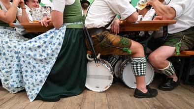 Končal se je Oktoberfest: manj obiskovalcev in rekordno drago pivo #video #foto