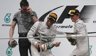 Lewis Hamilton prvič do zmage v Maleziji, Rosberg drugi