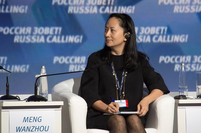 Meng Wanzhou | Šestinštiridesetletna Meng Wanzhou se v javnosti pojavlja tudi kot Sabrina Meng ali Cathy Meng. Njen oče Ren Zhengfei je eden od ustanoviteljev družbe Huawei. | Foto Reuters