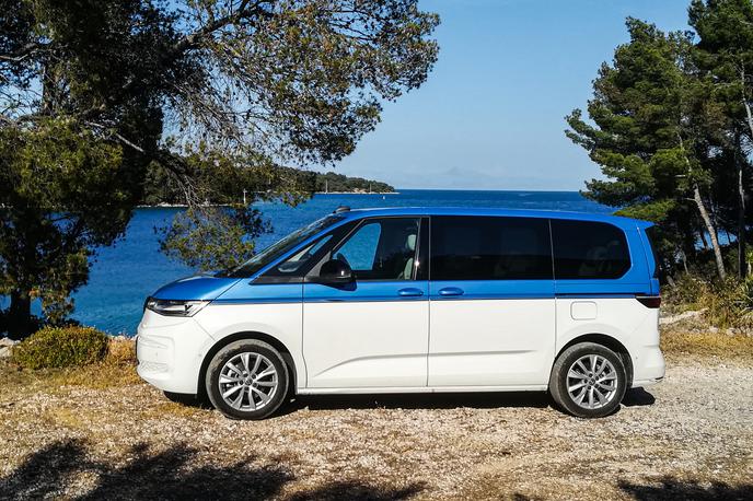 Volkswagen multivan | Podvozje je 152 milimetrov oddaljeno od tal, tako da lahko multivan previdno zapelje tudi na slabše ceste. | Foto Aleš Črnivec