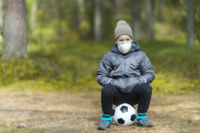 otrok covid vadba | Epidemija novega koronavirusa ima številne razsežnosti in ena od rešitev je šport, so se strnjali sogovorniki na okrogli mizi z naslovom Šport v času epidemije. | Foto Guliverimage/Getty Images