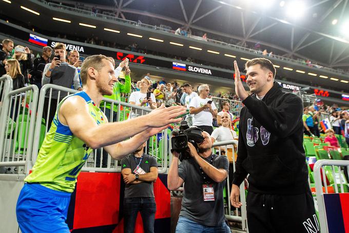 Med 10.730 navijači je bil tudi slovenski košarkarski as Luka Dončić. | Foto: Grega Valančič / Sportida