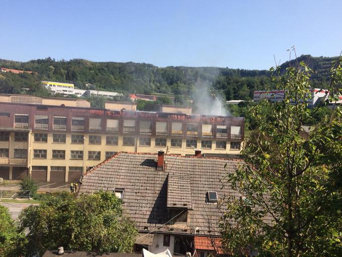 V objektu je zagorelo malo pred 14. uro. | Foto: Gasilski Zavod Trbovlje