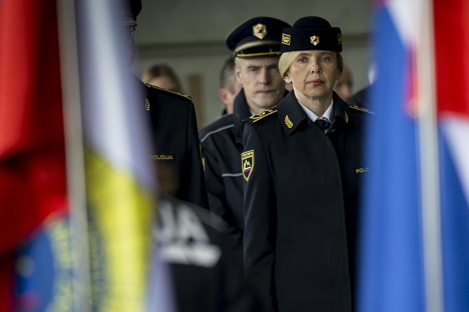 Obdobje brez posodobitve najosnovnejše in najpotrebnejše opreme Letalske policijske enote je bilo predolgo, je dejala Bobnarjeva. | Foto: Ana Kovač